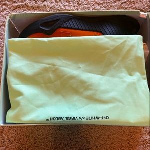 Off white size 8 black brown